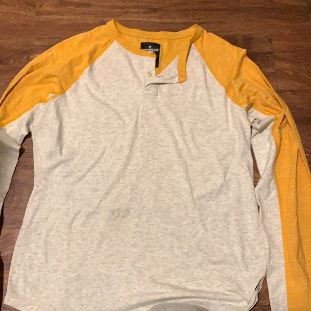 American Eagle men’s flex tee